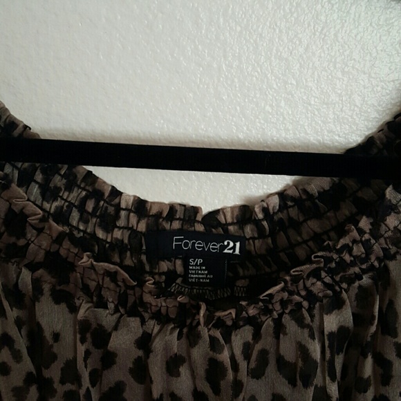 Forever 21 Leopard top - Picture 2 of 2