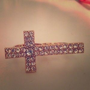 Two finger cross ring
