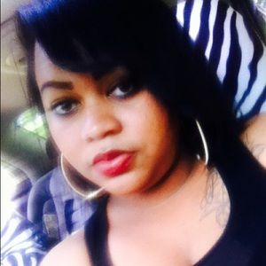 Meet your Posher, Aunesty