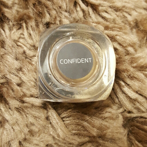Younique eyeshadow - Confident