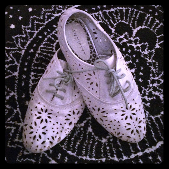 Light metallic oxfords