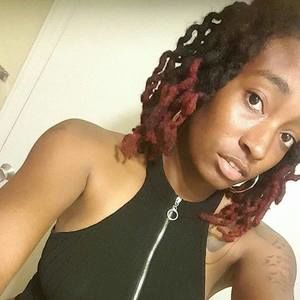 Meet your Posher, Tee