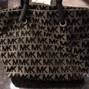 Michael Kors Jet Set Logo Tote