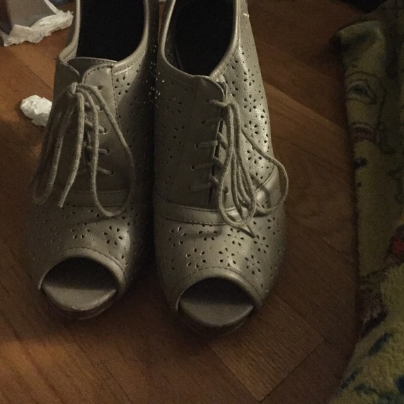 High heal shoes