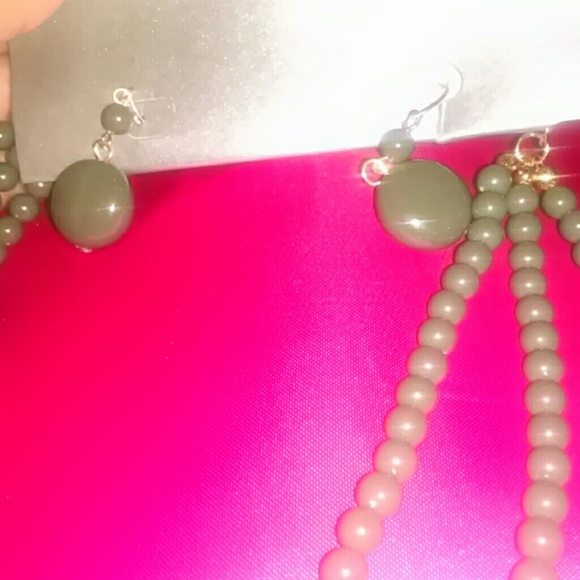 Necklace - Picture 2 of 2