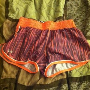 Underarmer running shorts