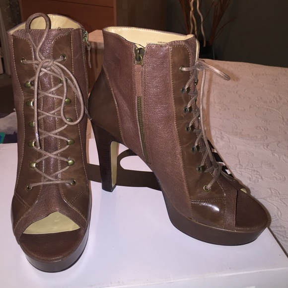 Chocolate Ninewest Peep-toe Lace Up Boots