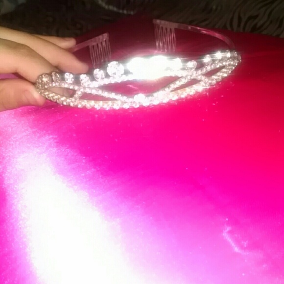 Tiara - Picture 1 of 3