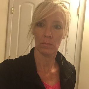 Meet your Posher, Elaine