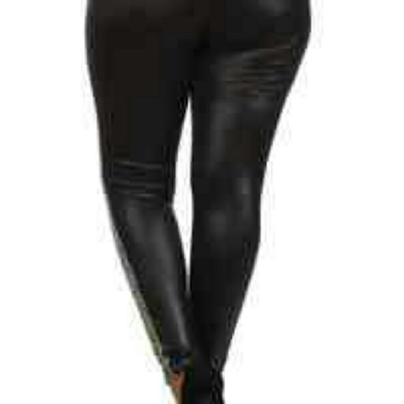 PLUS Size Leggings - Picture 3 of 3