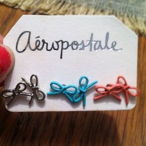 Aeropostale bow earrings
