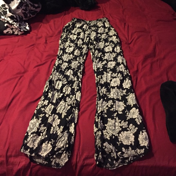 Brandy Melville flow pants