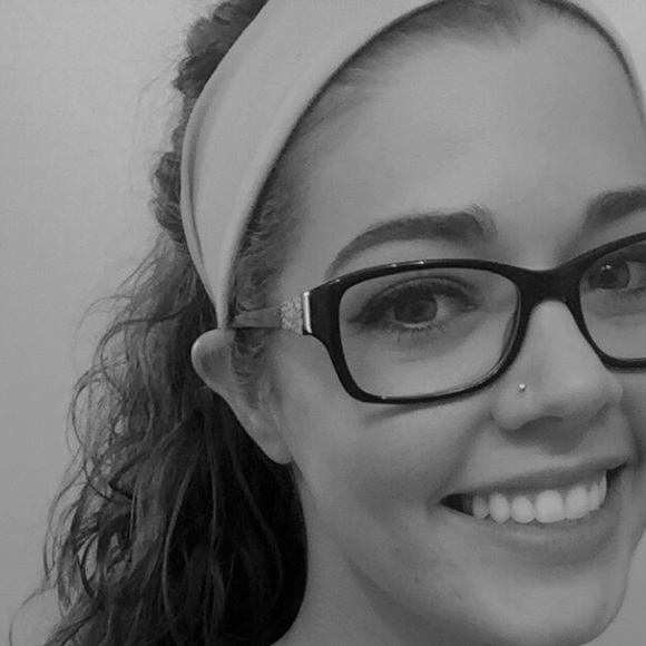 Meet your Posher, Rachael - Picture 2 of 4