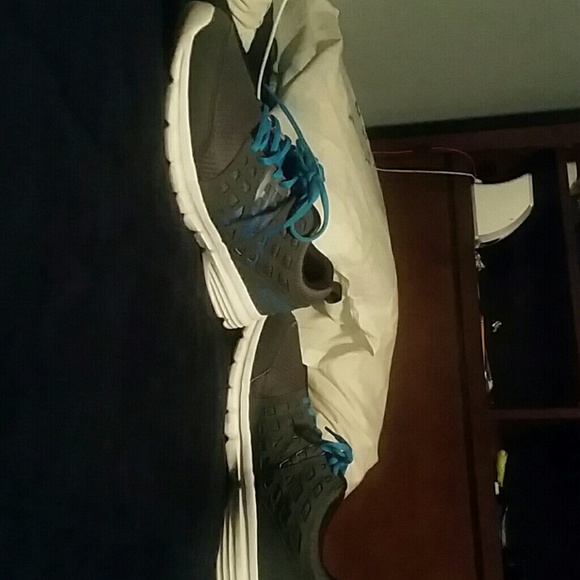 reebok running shoes - Picture 1 of 4