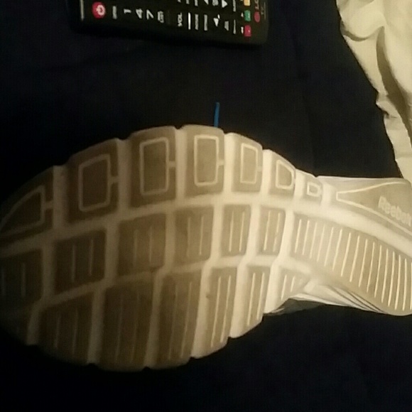 reebok running shoes - Picture 2 of 4