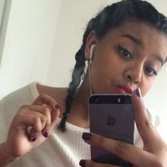 Meet your Posher, Tiya - Picture 1 of 1