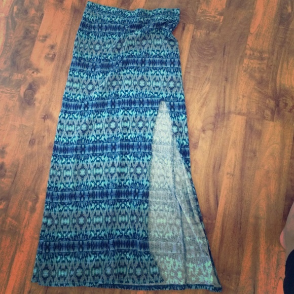 Slit maxi skirt