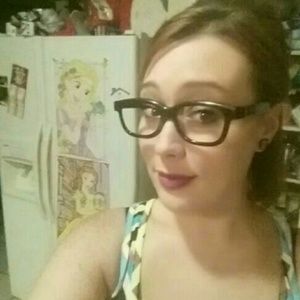 Meet your Posher, April