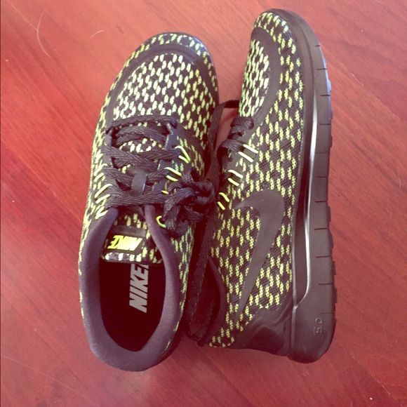New Women's Nike Free 5.0