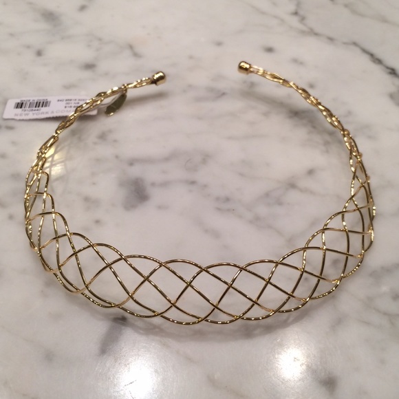 Beautiful gold choker necklace