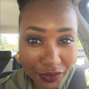 Meet your Posher, Adrienne