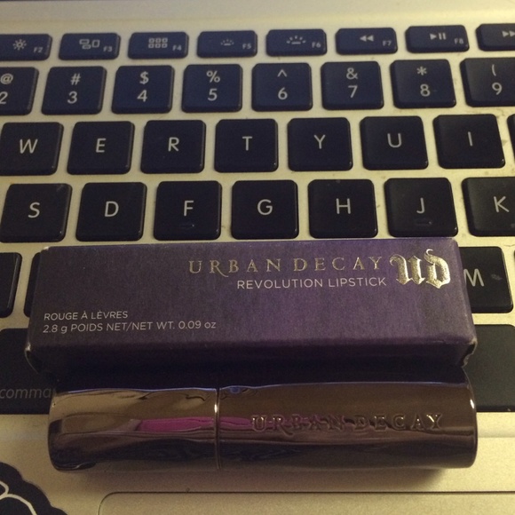 Urban Decay revolution lipstick in "Rapture"
