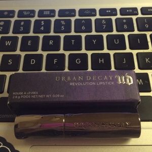 Urban Decay revolution lipstick in "Rapture"
