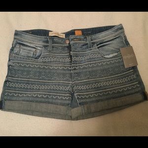 New with tags, embroidered denim shorts, size 31