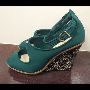 Lela Rose Wedges