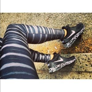Nike legendary tiger tight leggings , grey black
