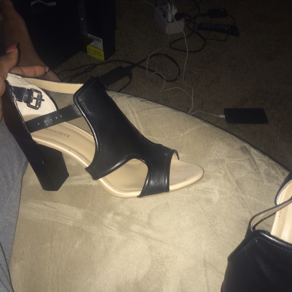 Sole society chunky heeled sandals