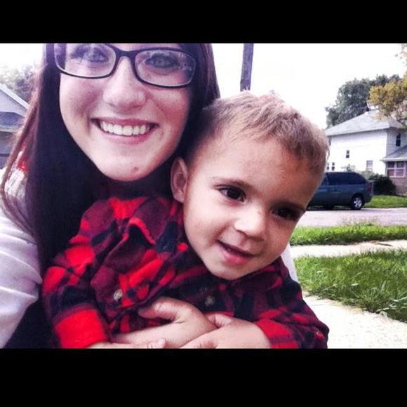 Meet your Posher, Abbi