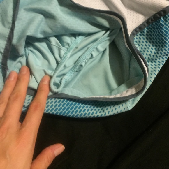 Nike running shorts - Picture 3 of 3