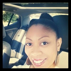 Meet your Posher, Denise