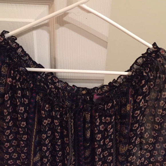 Patterned sheer top - Picture 2 of 3