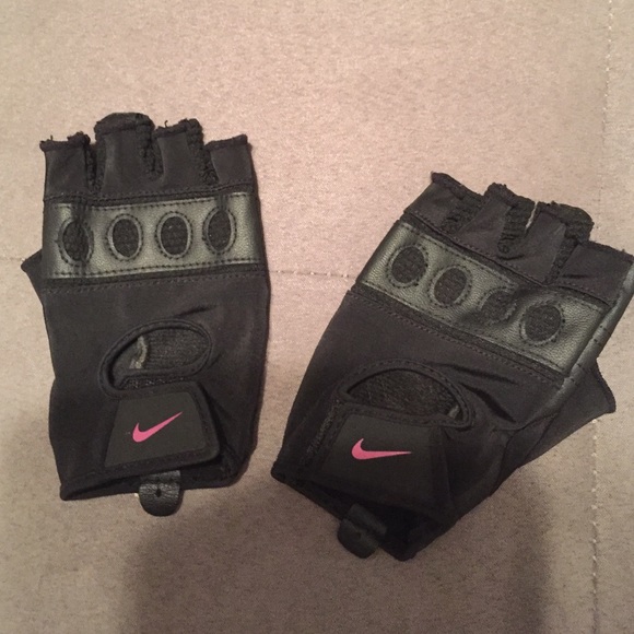 Nike workout gloves