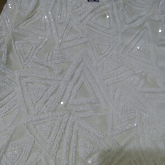 Triangle pattern sequin top - Picture 2 of 4