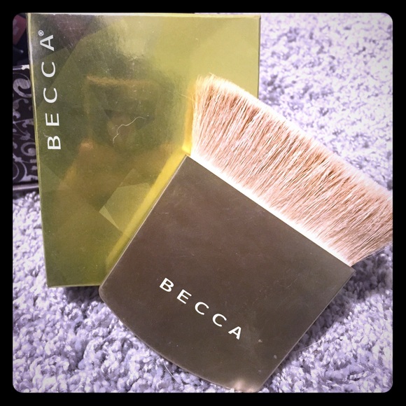 Becca contouring brush.