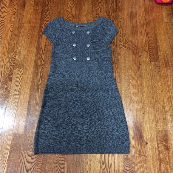 Short sleeve sweater dress.