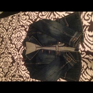 Ann Taylor Loft jean jacket!🍂Great for the fall🍁