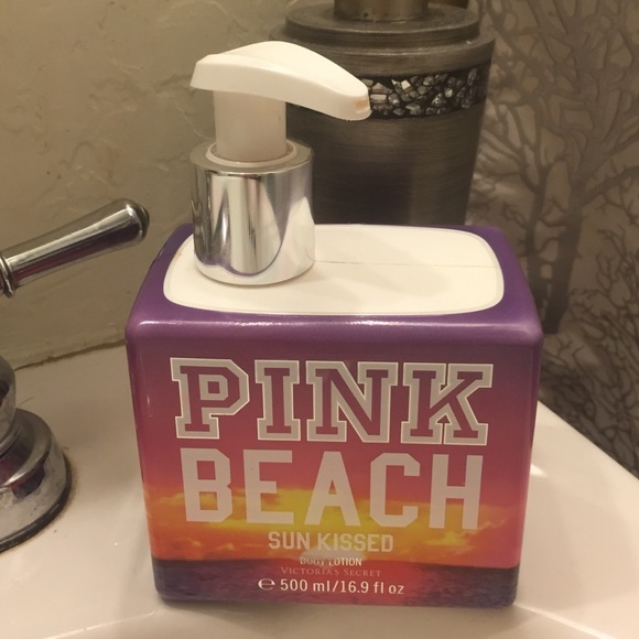 PINK "sun kissed" body lotion