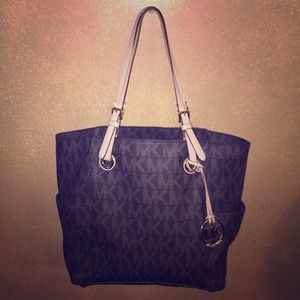 Michael Kors Signature Tote