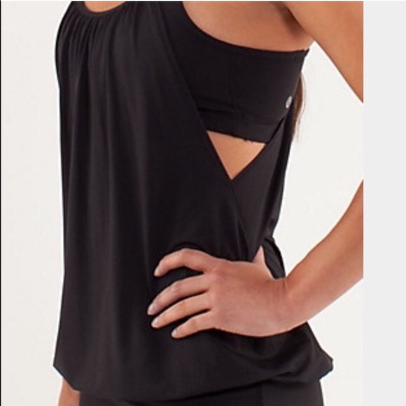 Black lulu top
