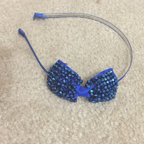 🔥🔥HAIR ACCESSORIES BUNDLE!! THERES MORE... - Picture 2 of 4