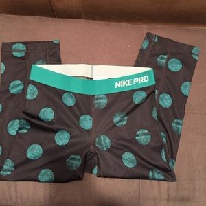 Nike capris