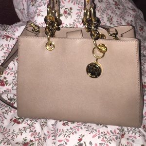 CYNTHIA MEDIUM LEATHER SATCHEL