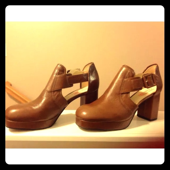 Women's size 91/2 Orla Kiely Platform shoes