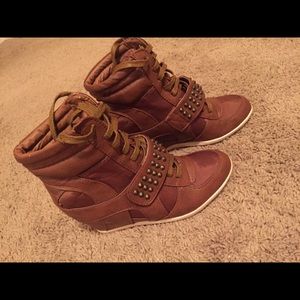 "Sheikh" wedge shoes