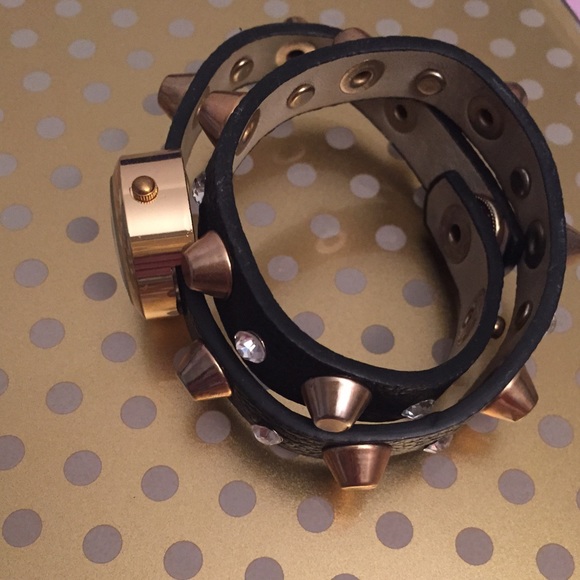 Like new Wrap Around Watch - Picture 3 of 3