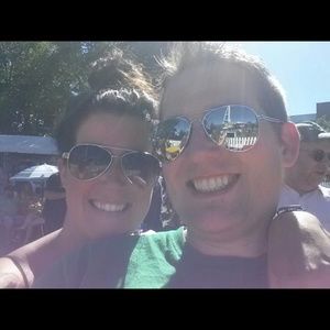 Meet your Posher, Loralee